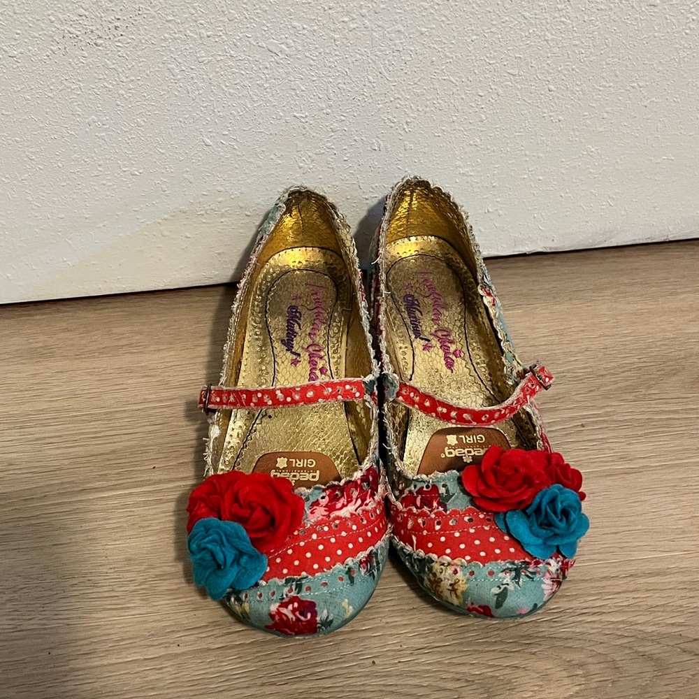 Floral Mary Jane Shoes with Red and Blue Accents - Picture 3 of 5